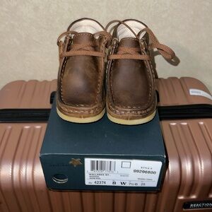 CLARKS WALLABEE BOOT KID SIZE 8 TODDLERS